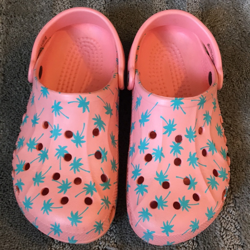 Crocs Size 7